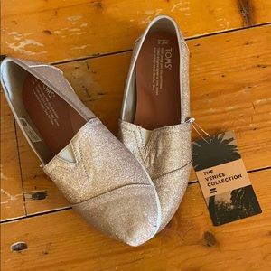 Toms Women’s Classic Rose Gold Glimmer NWT 7.5